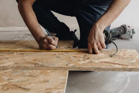 Who Installs Water Heaters? What You Need to Know Before Hiring a Professional