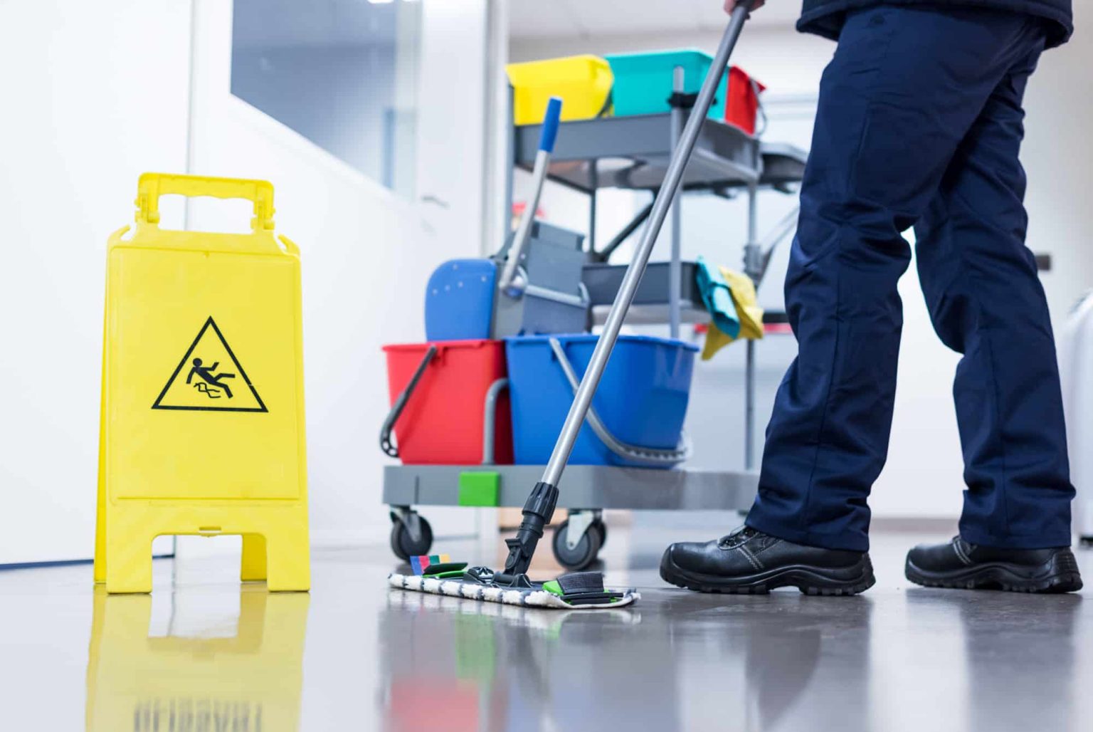 2-Hour Professional Weekend Cleaning in Maidenhead (Altwood, Cox Green & Belmont) – Fully Equipped Male Cleaner for Busy Professionals